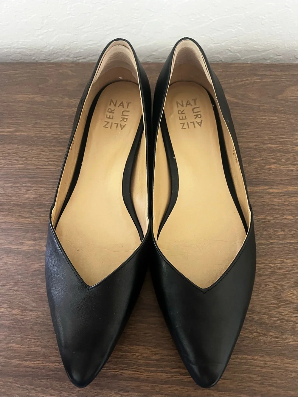 Naturalizer Black Pointed V-Cut Leather Flats - Women's Slip-On